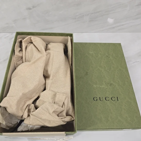 Gucci Women's Clear Slide Sandals - Picture 11 of 12